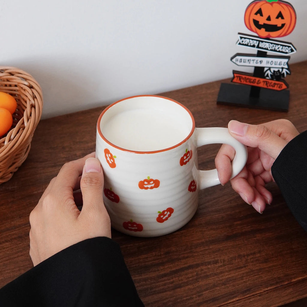 1Pc Halloween Ceramic Mug, Circle-Patterned Coffee Cup, Exquisite Pumpkin and Bat Design, Small Capacity Espresso Cup, Suitable for Home Decor, Halloween Party Cold Drink Cup, Breakfast Yogurt Oatmeal Cup, Afternoon Tea Cup, Gift Item