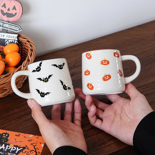 1Pc Halloween Ceramic Mug, Circle-Patterned Coffee Cup, Exquisite Pumpkin and Bat Design, Small Capacity Espresso Cup, Suitable for Home Decor, Halloween Party Cold Drink Cup, Breakfast Yogurt Oatmeal Cup, Afternoon Tea Cup, Gift Item